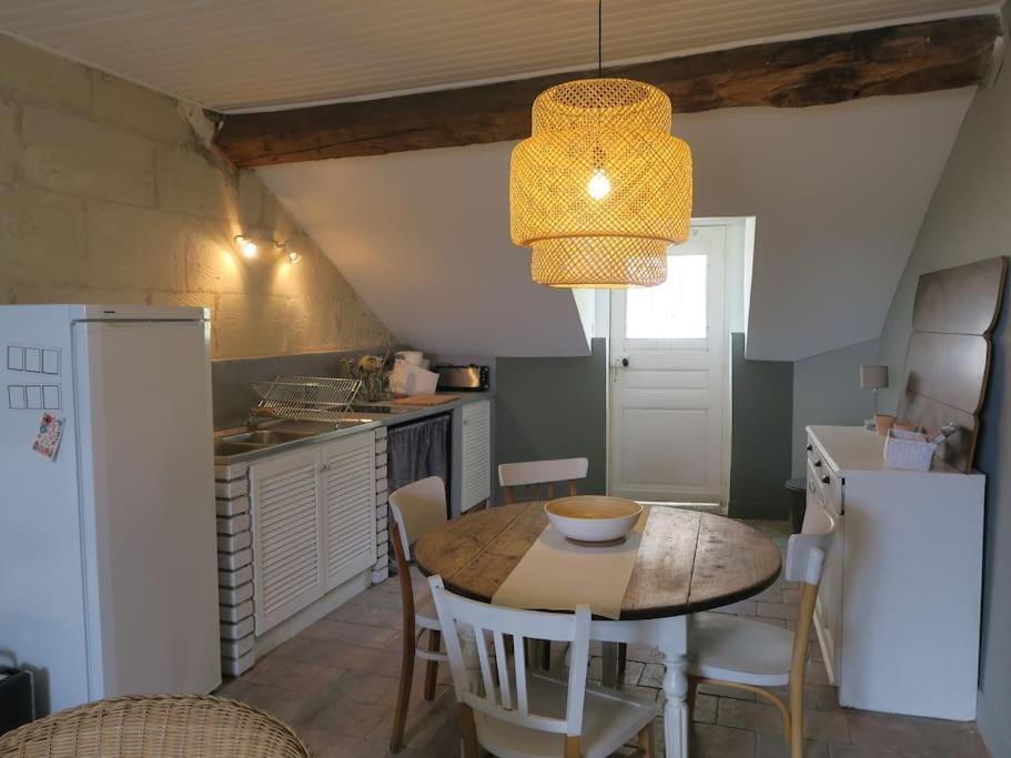 Appartement Des Hirondelles , Au Pied Du Chateau Chinon Extérieur photo